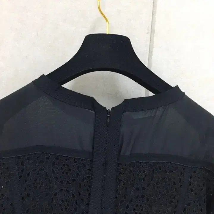 [BUNJANG] Misha Black Lace Punching Detail Dress / 미샤 블랙 시스루넥 펀칭레이스 반팔 원피스