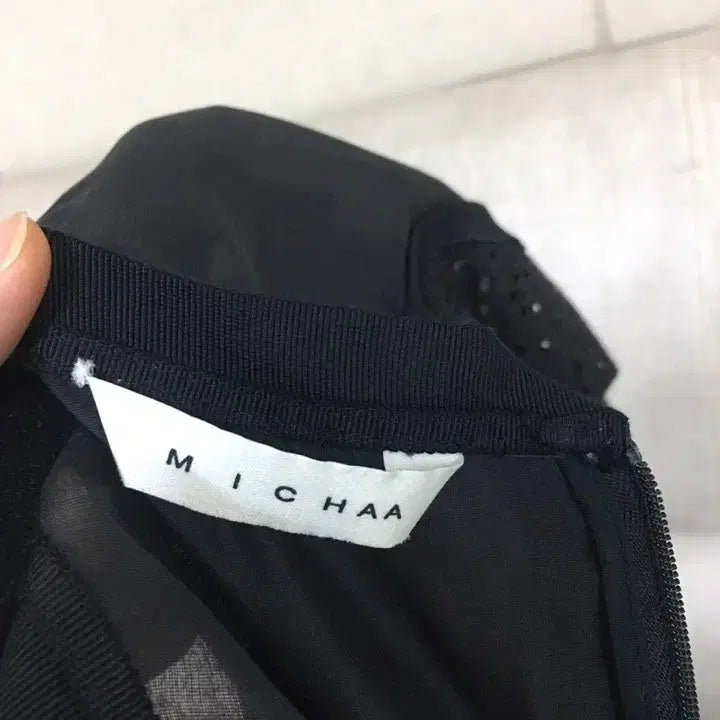 [BUNJANG] Misha Black Lace Punching Detail Dress / 미샤 블랙 시스루넥 펀칭레이스 반팔 원피스