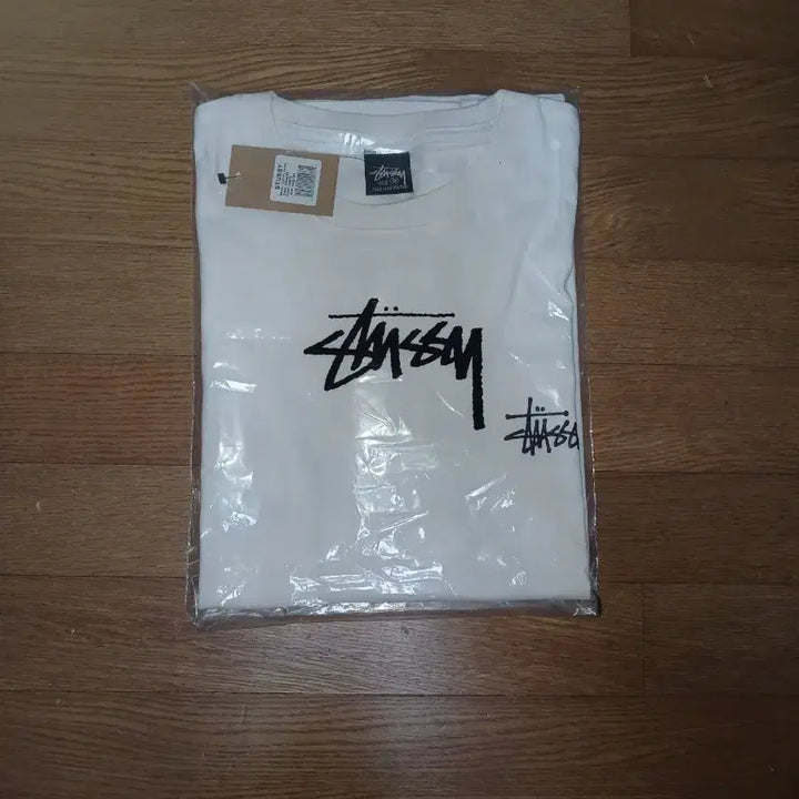 [BUNJANG] Stussy Basic Logo T-shirt White (M) / 스투시 베이직 로고 반팔 티셔츠 화이트 새상품