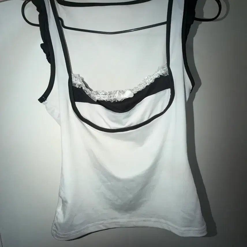 [BUNJANG] Y2k White Lace Trim Cami Top / Y2k 화이트 블랙 레이스 나시