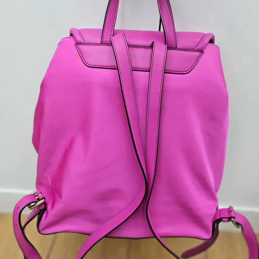 [SOLD OUT] 미사용급  마이클코어스 핫핑크 레더 백팩
