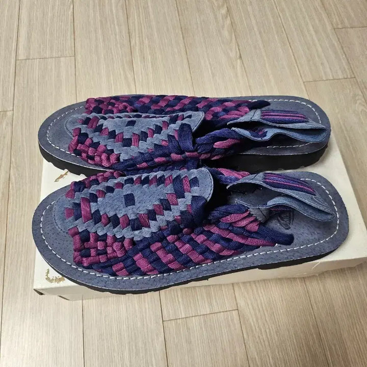 [SOLD OUT] 새제품 정품 츄바스코 아즈텍 샌들 네이비/모라조 M 280(택배비 무료)