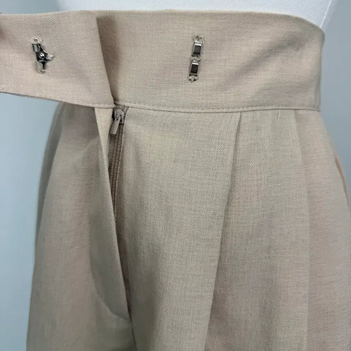 [BUNJANG] A-Line Elastic Waist Shorts Beige / 여름 핀턱 a라인 밴딩 반바지 숏팬츠 3부팬츠 베이지 에이블리 지그재그