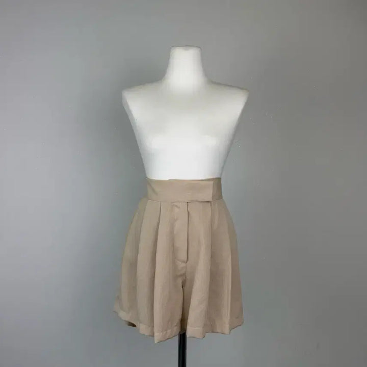 [BUNJANG] A-Line Elastic Waist Shorts Beige / 여름 핀턱 a라인 밴딩 반바지 숏팬츠 3부팬츠 베이지 에이블리 지그재그
