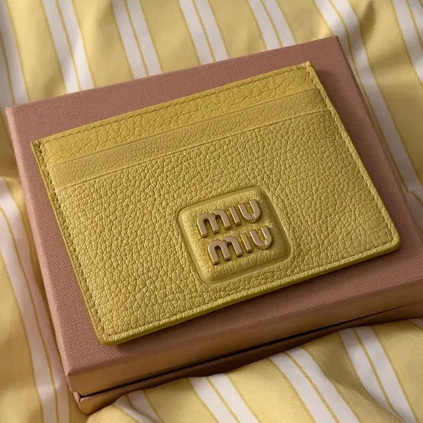 [SOLD OUT] MIUMIU 미우 미우 레더 카드 반지갑 레몬 옐로우