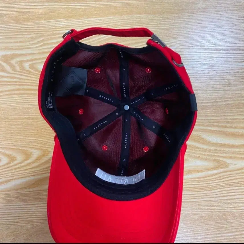 [SOLD OUT] PLATEAU 플래토 레드 볼캡