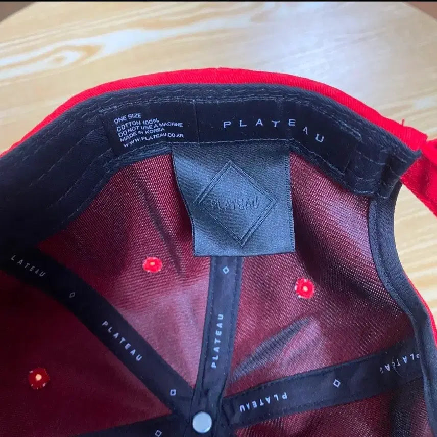[SOLD OUT] PLATEAU 플래토 레드 볼캡