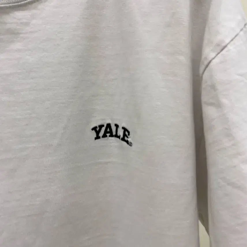 [BUNJANG] Yale Small Logo White T-shirt / [예일] 스몰 로고 화이트 반팔티 ( 66추천)