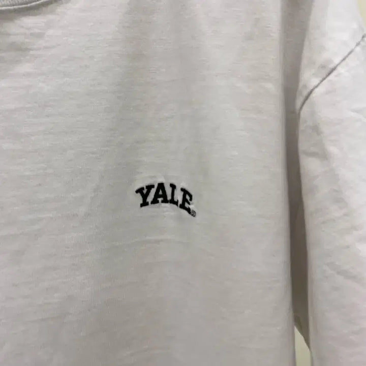 [BUNJANG] Yale Small Logo White T-shirt / [예일] 스몰 로고 화이트 반팔티 ( 66추천)