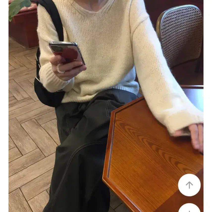 [BUNJANG] How You Pofe Loose V-Neck Knit Sweater / 하우유 포페 루즈 브이넥 니트