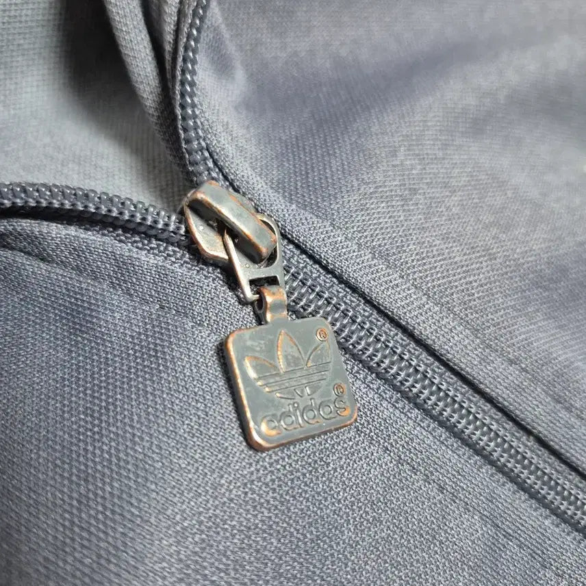[BUNJANG] Adidas Europa Track Top Gray/Charcoal / 아디다스 유로파 져지 트랙탑 그레이/차콜 형광 100 M