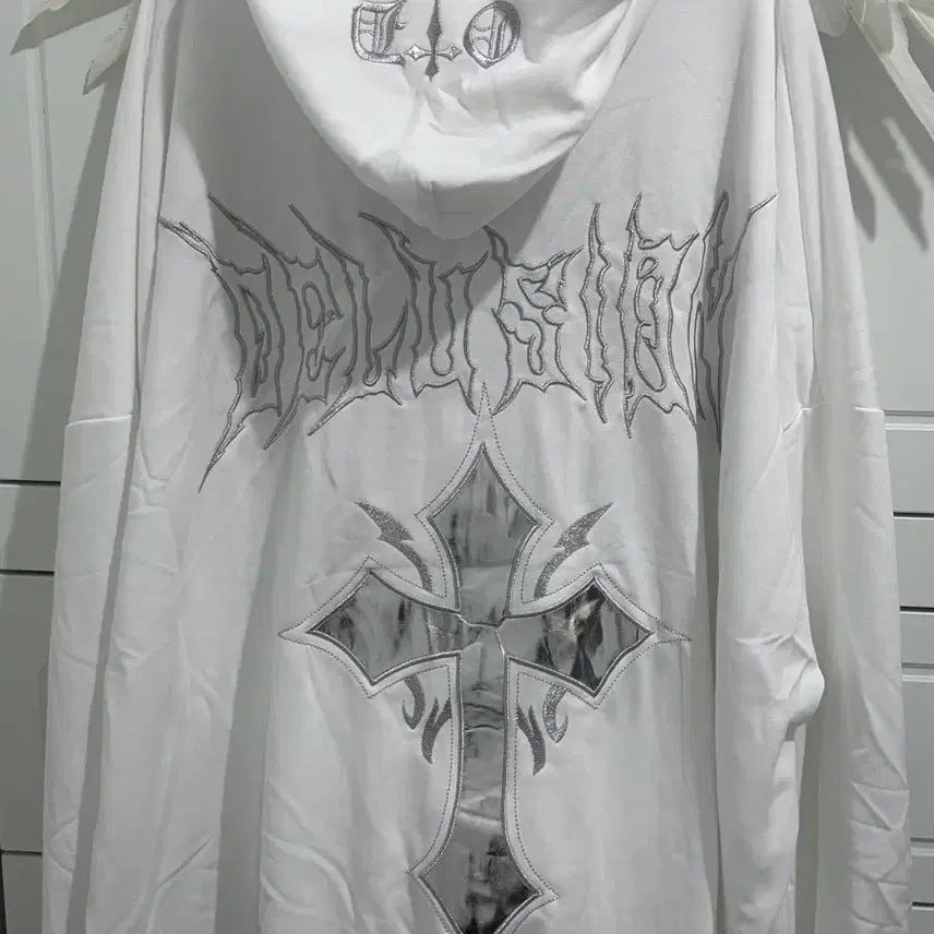 [BUNJANG] VOLCAN Metal Cross Hoodie Zip-up / 볼칸 VOLCAN 메탈 크로스 후드집업