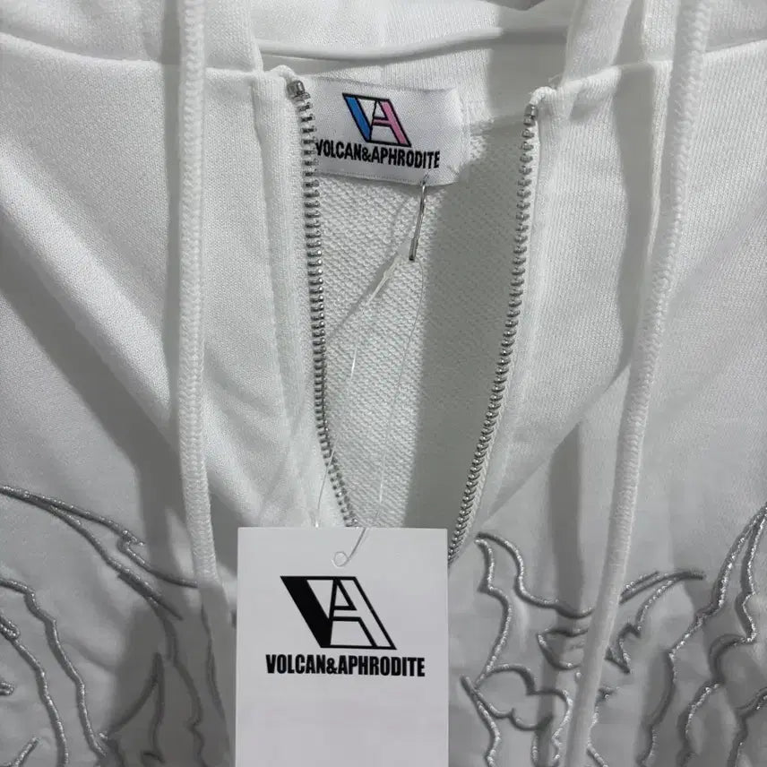 [BUNJANG] VOLCAN Metal Cross Hoodie Zip-up / 볼칸 VOLCAN 메탈 크로스 후드집업