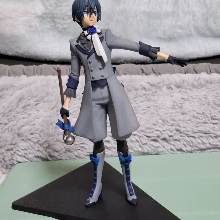 [BUNJANG] Black Butler Ciel Phantomhive Figure / 흑집사 시엘 팬텀하이브 피규어