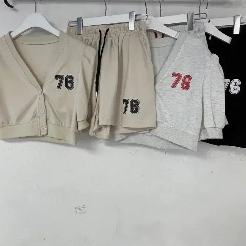[BUNJANG] Cropped T-shirt + High-Waisted Shorts Set / 크롭 반팔 + 하이웨스트 반바지 세트