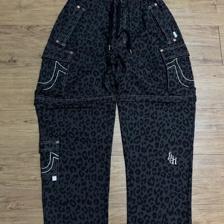 [BUNJANG] True Religion x FAITH Sewn Separate Cargo Pants Leopard Charcoal / [M] 트루릴리젼 x 페치 스웻 세퍼레이트 카고 팬츠 레오파드 차콜