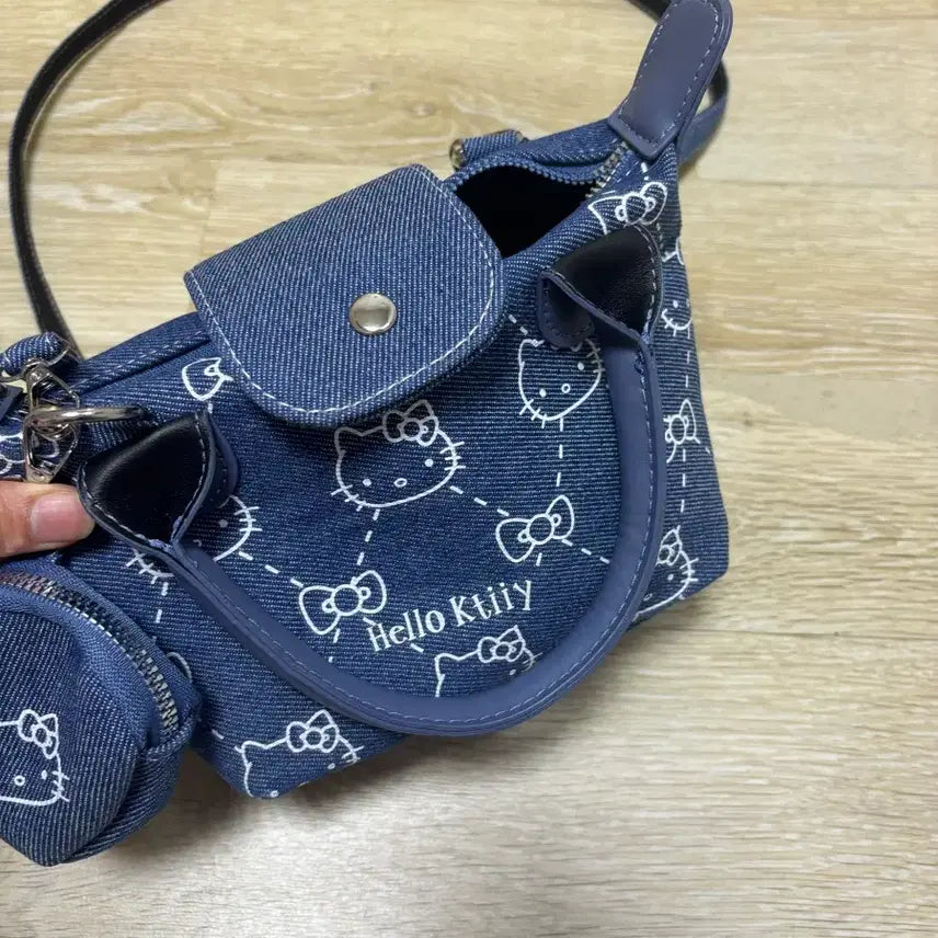 [BUNJANG] Hello Kitty Denim Crossbody Bag with Coin Pouch / 헬로키티 데님 크로스백 + 동전지갑