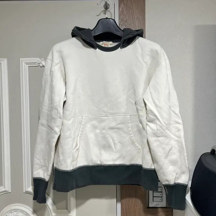 [BUNJANG] Vans Outfitters Vintage Hoodie / 반스아웃피터스 후드티셔츠