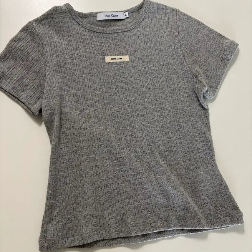 [BUNJANG] Rock Cake Grey Short Sleeve T-Shirt / Rock Cake 회색 반팔