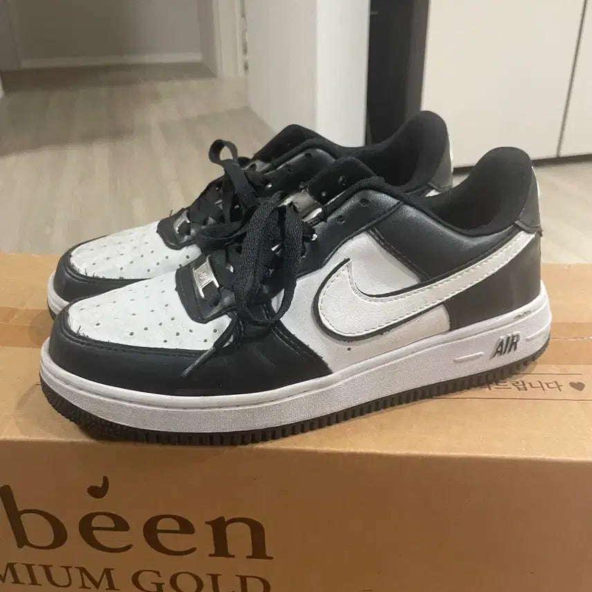 [BUNJANG] Nike Air Force 1 Black/White Sneakers / 나이키 에어포스1 블랙/화이트