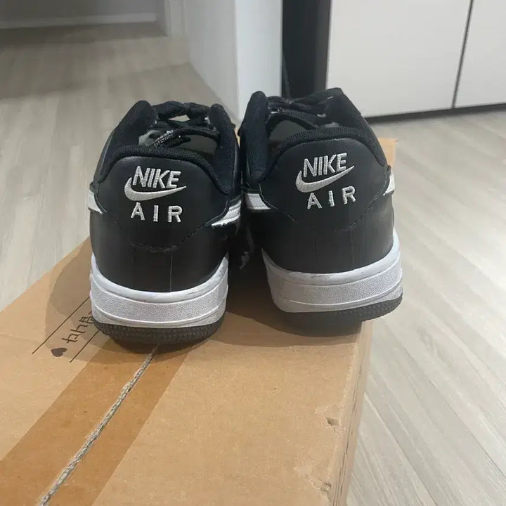 [BUNJANG] Nike Air Force 1 Black/White Sneakers / 나이키 에어포스1 블랙/화이트