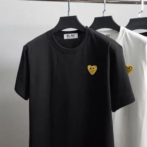 [BUNJANG] Comme des Garçons Gold Emblem Heart Short Sleeve T-Shirt Black 2XL New / 꼼데가르송 금장 와팬 하트 반팔 티셔츠 블랙 2XL 새상품