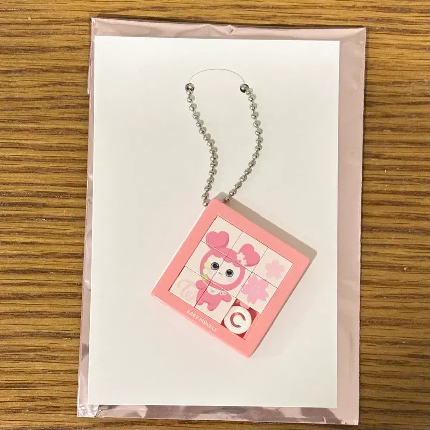 [BUNJANG] TWICE Momo Moburi THIS IS FOR National Puzzle Keyring / 트와이스 TWICE 모모 모부리 THIS IS FOR 국립 퍼즐 키링