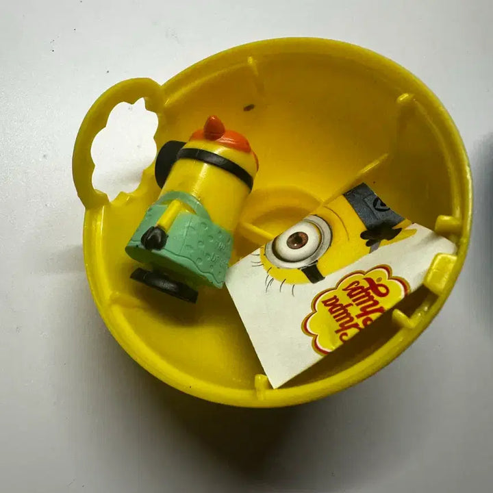 [BUNJANG] Minions Movie Special Edition Sticker &amp; Figure Bundle / 미니언즈 영화 개봉 특전 스티커 + 피규어