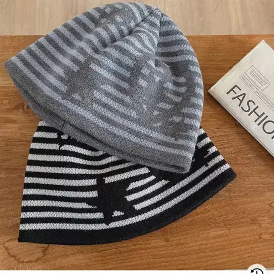 [BUNJANG] Striped Heart Beanie / 스트라이프 하트 비니