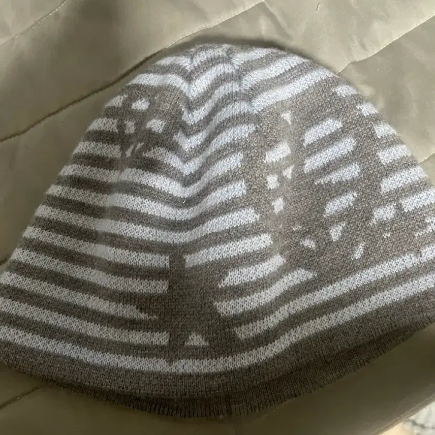 [BUNJANG] Striped Heart Beanie / 스트라이프 하트 비니