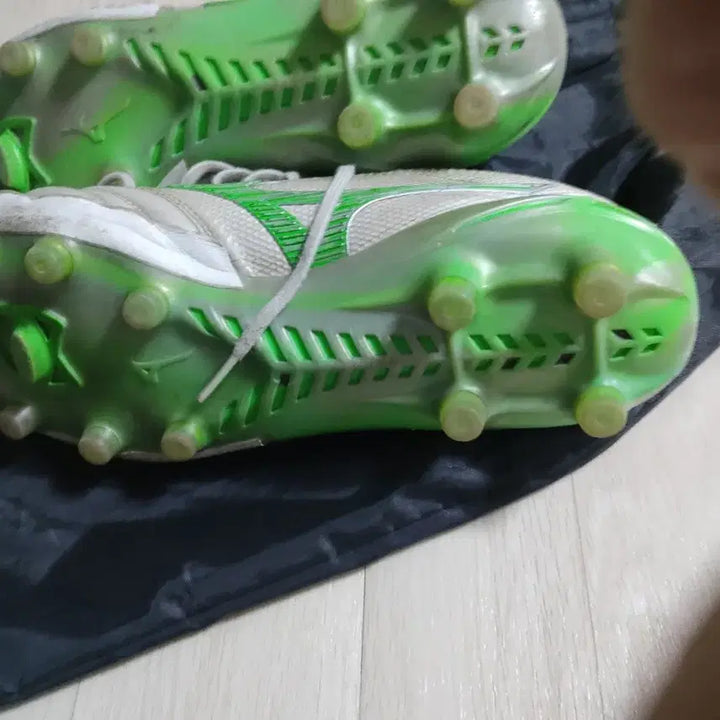 [BUNJANG] Mizuno Morelia Neo 4 Beta Japan Soccer Cleats / 미즈노 모렐리아 네오4 베타 재팬 270