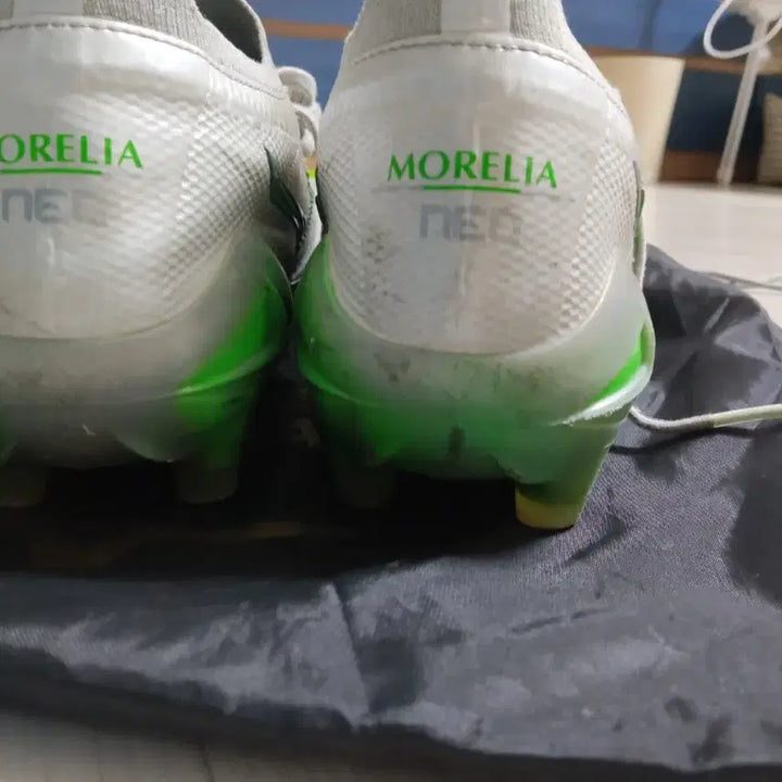 [BUNJANG] Mizuno Morelia Neo 4 Beta Japan Soccer Cleats / 미즈노 모렐리아 네오4 베타 재팬 270