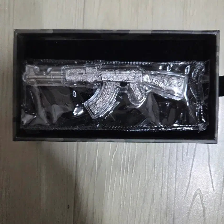 [BUNJANG] AK47 Rifle Design Commemorative Silver Coin Limited Edition (1000 pcs) / AK47 소총 디자인 기념 은화 1000한정판