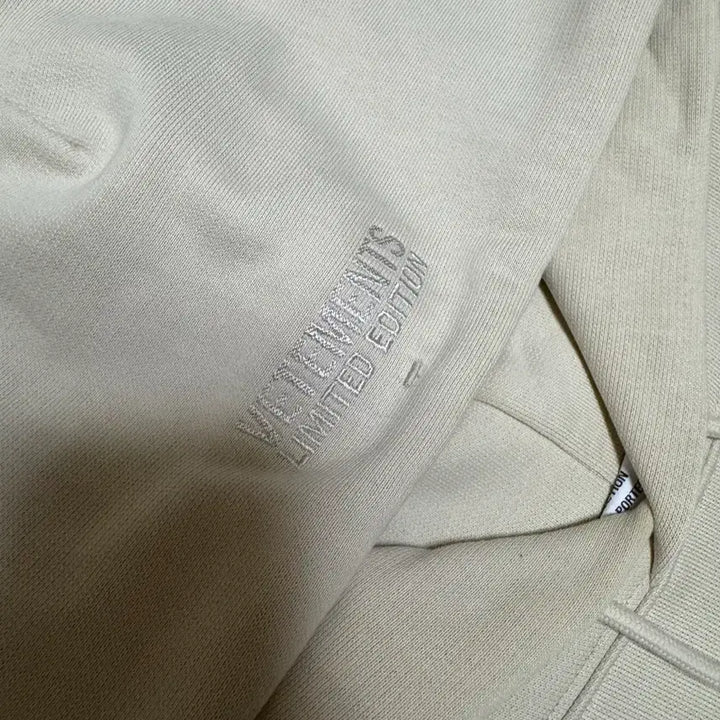 [BUNJANG] VETEMENTS Anarchy Hoodie Ivory / 베트멍 아니키 후드 아이보리