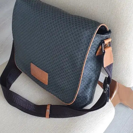 [BUNJANG] Daks Pattern Crossbody Bag Men / 닥스 패턴 크로스백 남성