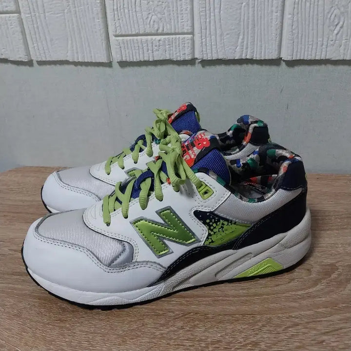 [BUNJANG] New Balance 580 White/Green 240mm Sneakers / 뉴발란스 580 (240mm) 화이트/그린
