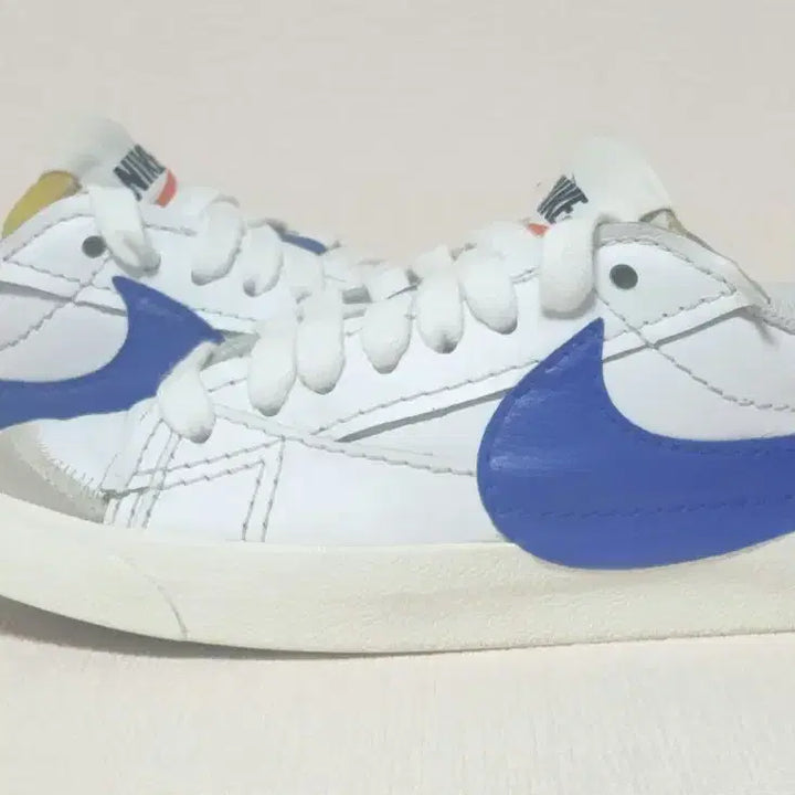 [BUNJANG] Nike Blazer Low White/Blue Sneakers (240mm) / 나이키 블레이저 로우 흰/블루 240mm