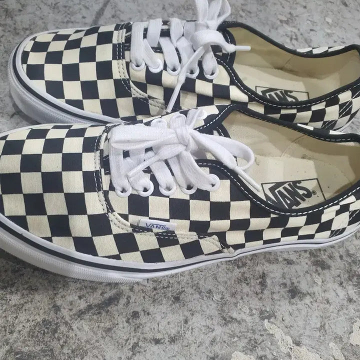 [BUNJANG] Vans Checkerboard Authentic Sneakers Unisex 265 / 반스 체커보드 어센틱 스니커즈 265 공용