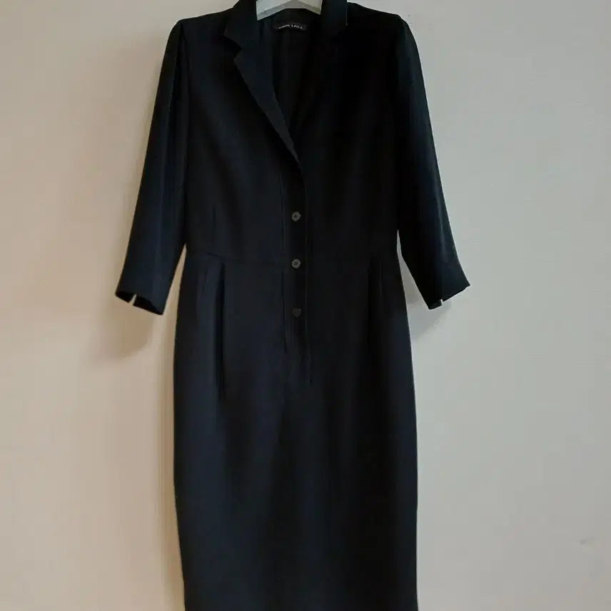 [BUNJANG] LAILA Black Midi 7/10 Sleeve Dress / LAILA 블랙원피스 판매합니다