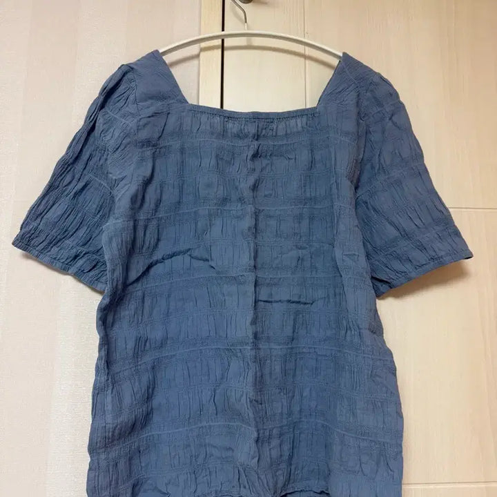[BUNJANG] 66Girls Smocked Ruffle Blouse - Sky Blue / 육육걸즈 스모크 반팔 셔링 블라우스 소라색 FREE 판매합니다.