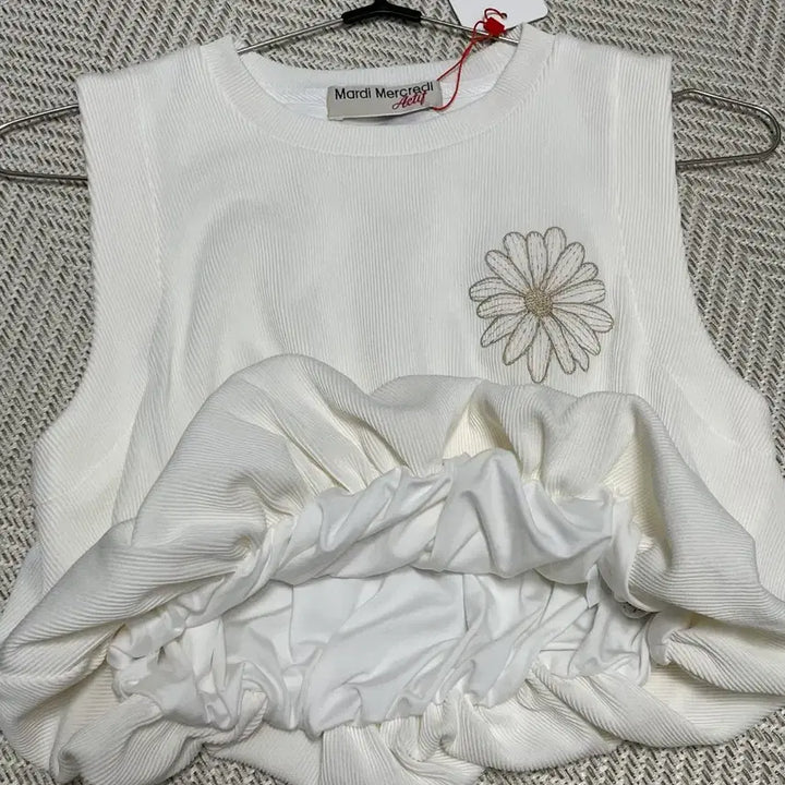 [BUNJANG] Mardi Mercredi Flower Balloon Sleeveless Top M / 마르디 메크르디 플라워 벌룬 나시 M