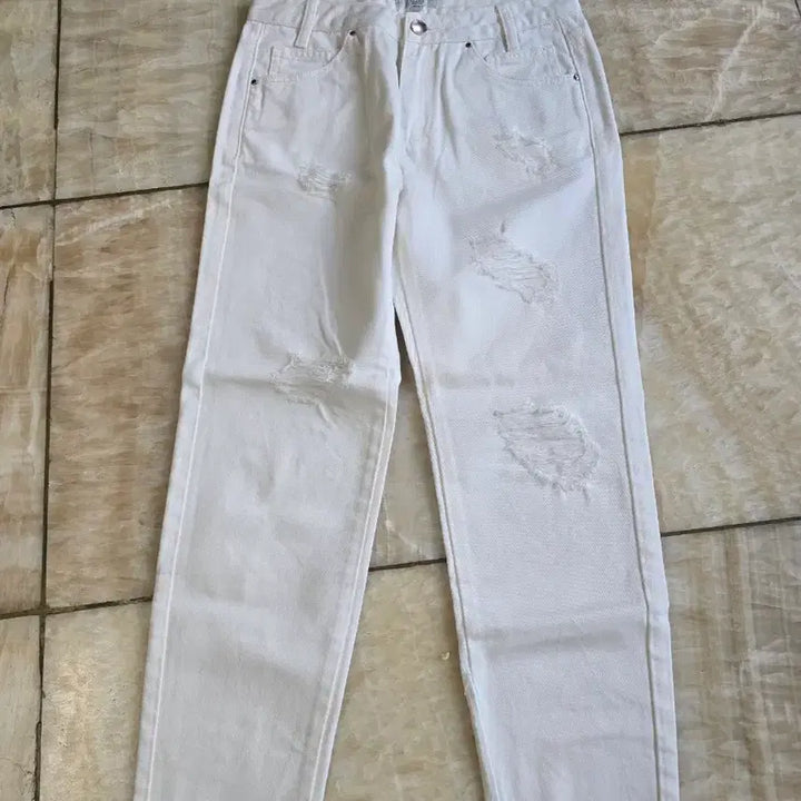 [BUNJANG] ME&amp;CITY New Basic White Damage Pants / ME&amp;CITY 뉴베이직 화이트 데미지 팬츠 155/64A