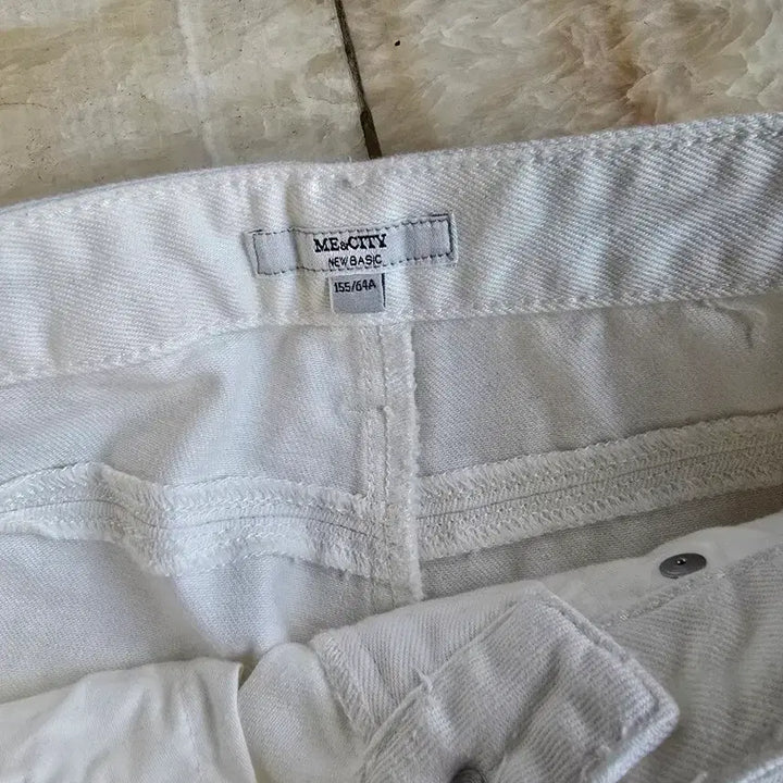 [BUNJANG] ME&amp;CITY New Basic White Damage Pants / ME&amp;CITY 뉴베이직 화이트 데미지 팬츠 155/64A
