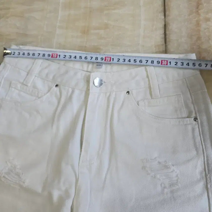 [BUNJANG] ME&amp;CITY New Basic White Damage Pants / ME&amp;CITY 뉴베이직 화이트 데미지 팬츠 155/64A