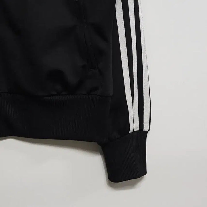 [BUNJANG] Adidas Originals Trefoil Three-Stripe Track Top Jacket Black / 아디다스 오리지널 트레포일 삼선 트랙탑 집업 블랙 / adidas Ori
