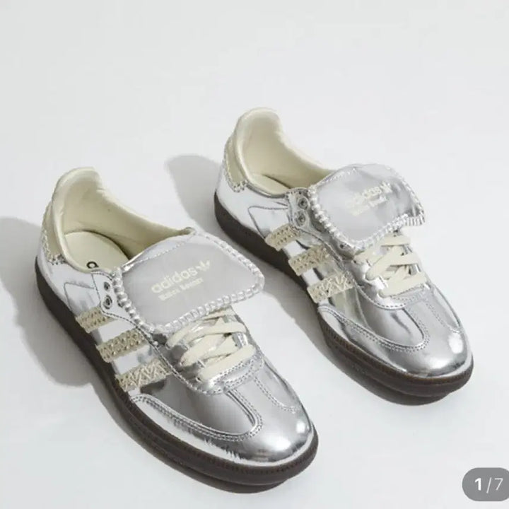 [BUNJANG] Adidas Wales Bonner Samba Silver Sneakers / 아디다스 웨일스 보너 삼바 실버