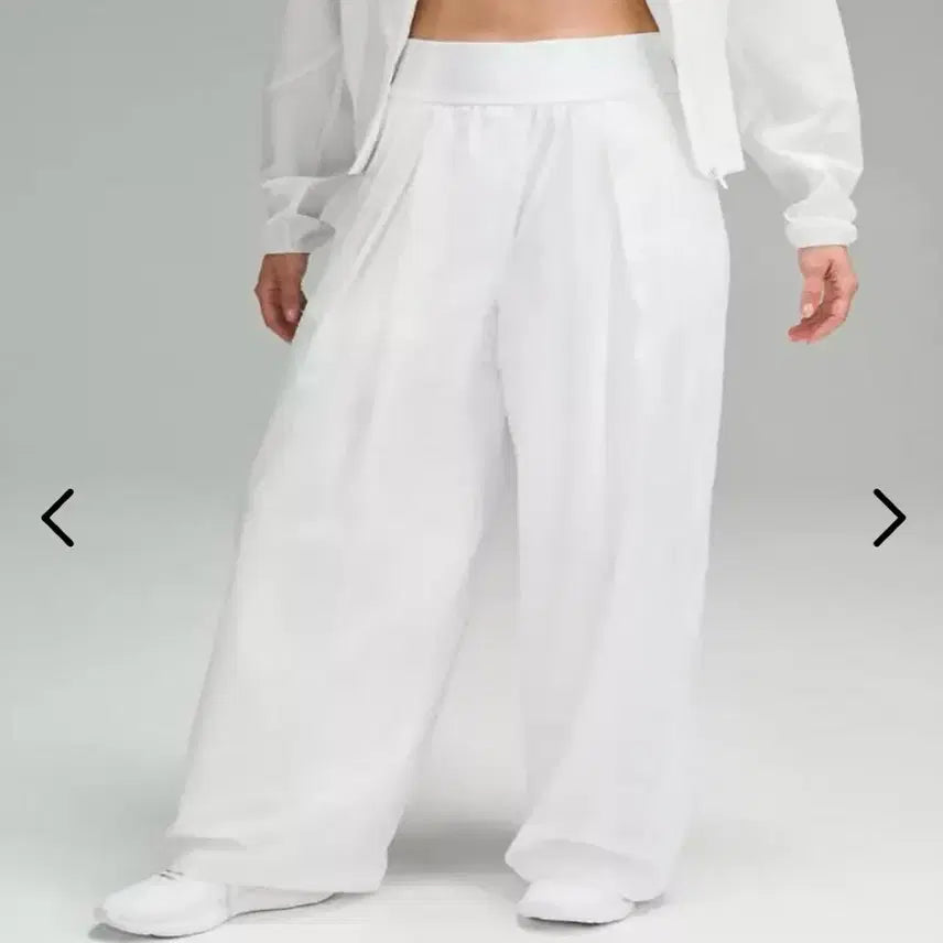 [BUNJANG] Lululemon Light Weight Tennis Pants White US 6 / 룰루레몬 라이트 웨이트 테니스 팬츠 화이트 US 6