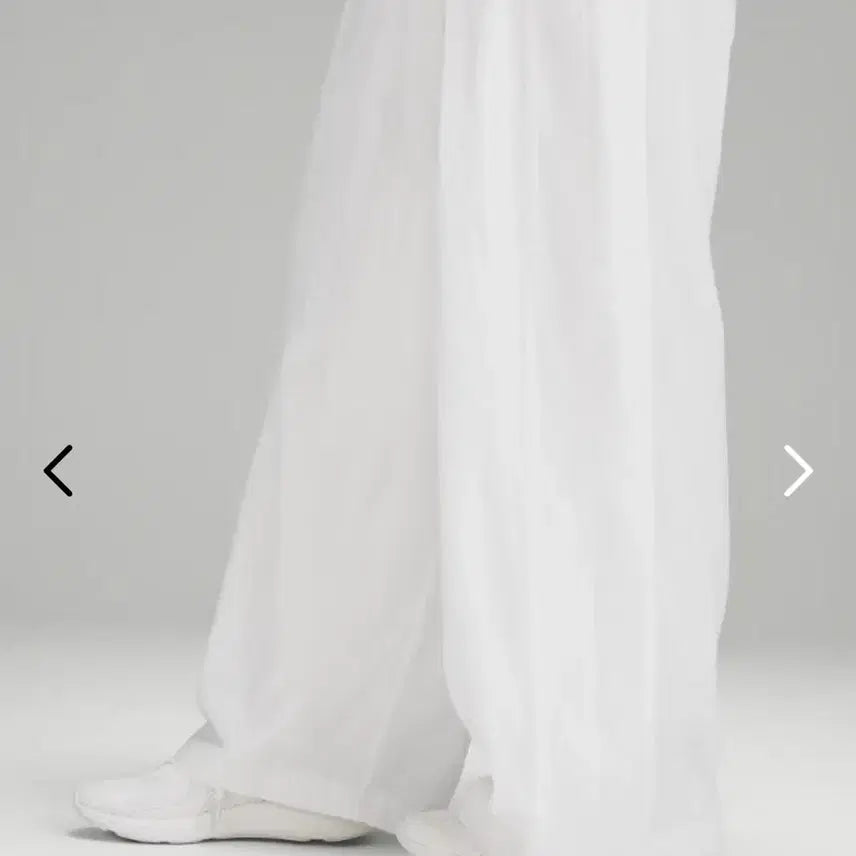 [BUNJANG] Lululemon Light Weight Tennis Pants White US 6 / 룰루레몬 라이트 웨이트 테니스 팬츠 화이트 US 6