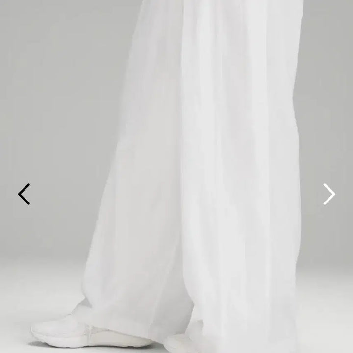 [BUNJANG] Lululemon Light Weight Tennis Pants White US 6 / 룰루레몬 라이트 웨이트 테니스 팬츠 화이트 US 6