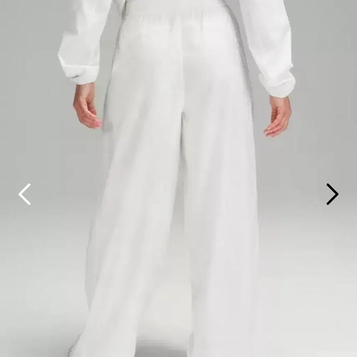 [BUNJANG] Lululemon Light Weight Tennis Pants White US 6 / 룰루레몬 라이트 웨이트 테니스 팬츠 화이트 US 6
